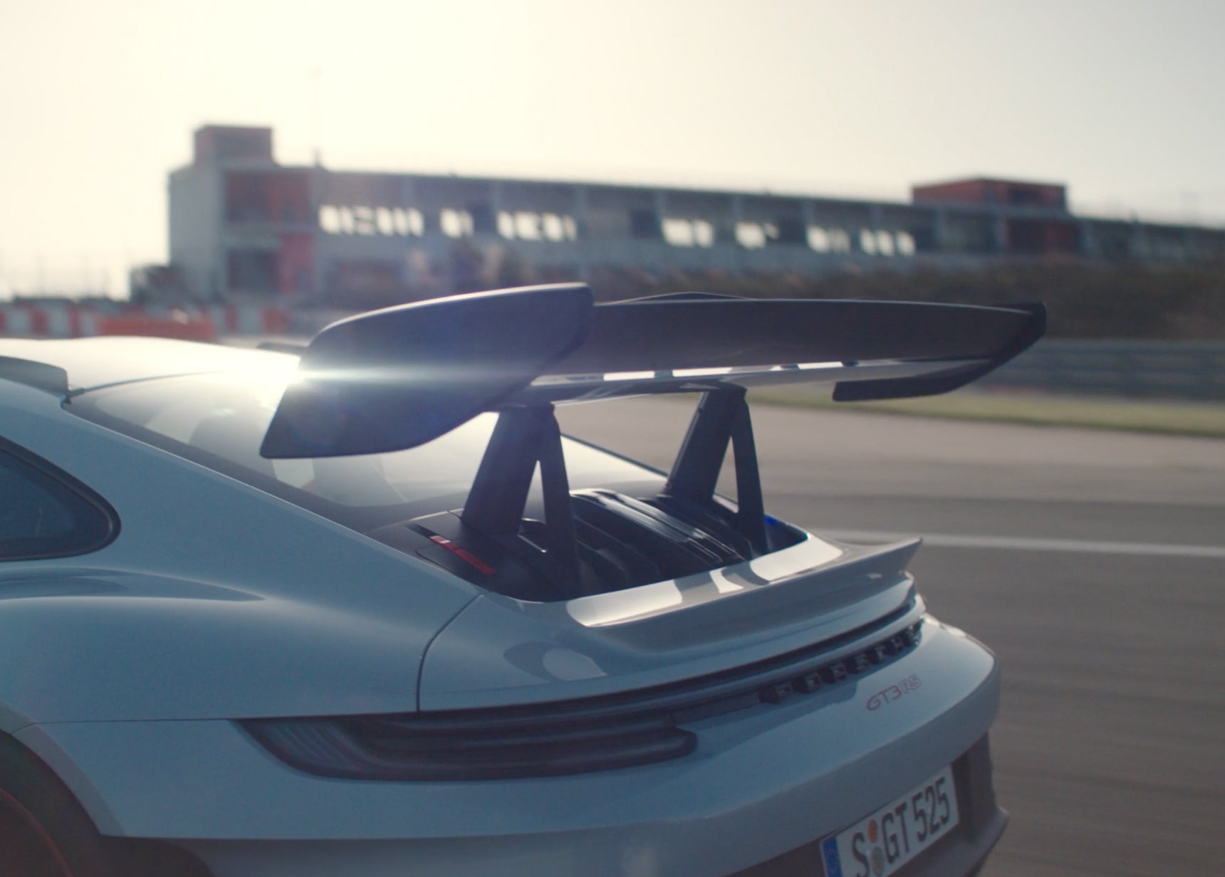 GT3RS STORYLAP rear track backdrop